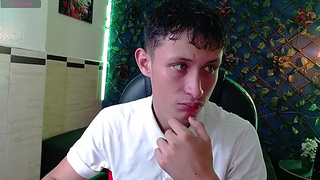 Garuo 18 online show from December 17, 2:30 am