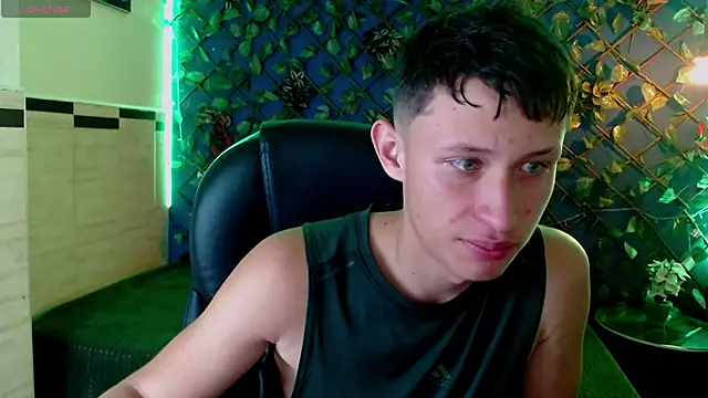 Garuo 18 online show from December 5, 6:59 pm