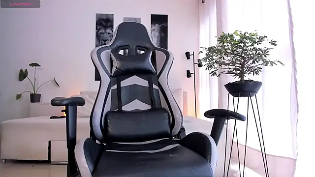 IamKael  online show from January 16, 4:32 pm