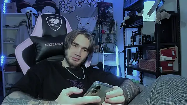 Go V Cs online show from November 4, 10:11 pm