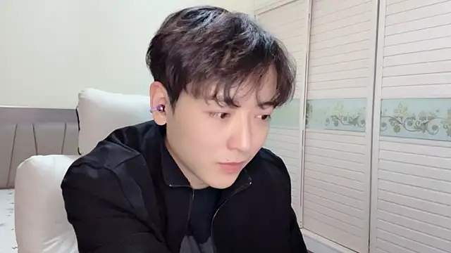 xiaoxiao1025 online show from November 12, 12:33 pm