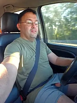 Latinesc online show from February 24, 10:10 pm