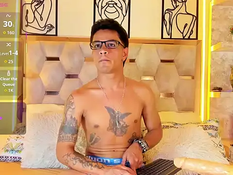 Andrew Haalls online show from November 4, 10:33 pm