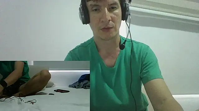 carliesexyman online show from November 15, 6:43 pm