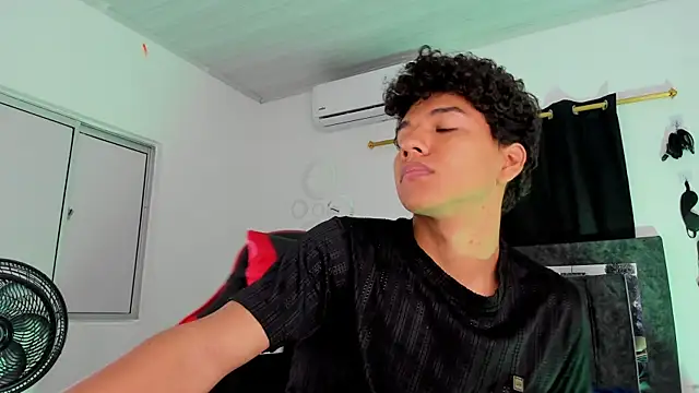 Maximiliano Khalil online show from November 30, 8:44 pm