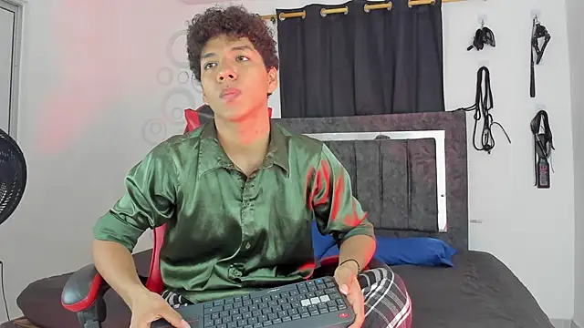 Maximiliano Khalil online show from November 27, 8:12 pm