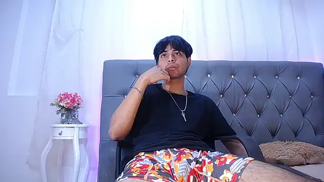 Snapshot of TonnyHawk707 chatting on October 30, 1:01 pm TonnyHawk707 online show from October 30, 1:01 pm