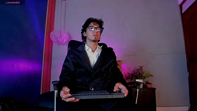 kane del toro online show from December 4, 6:53 am