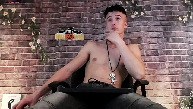 SirReedd online show from October 30, 6:09 pm