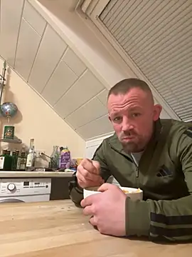 superbertok online show from November 25, 5:42 am