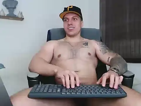 Noah Swagger  online show from December 4, 9:16 am