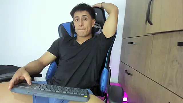 dorman boy online show from November 25, 2:35 am