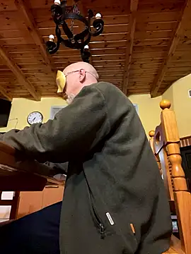 men1967 online show from January 18, 5:37 pm