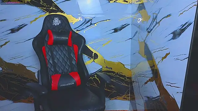 Suarezz10  online show from November 19, 6:08 pm