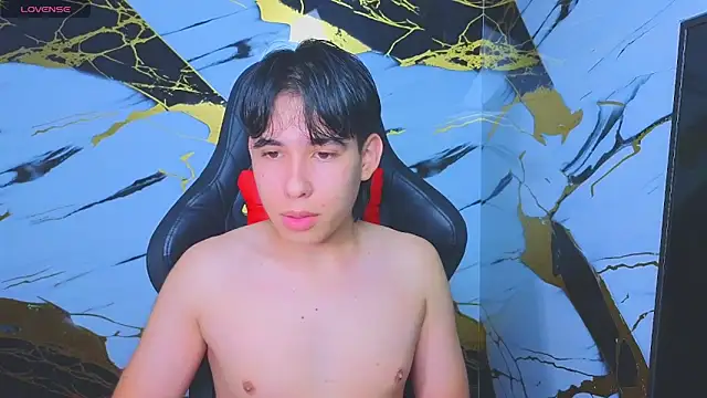 Suarezz10  online show from November 8, 1:03 pm