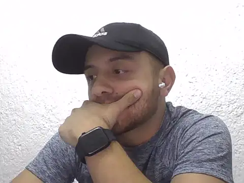 alejandrorguez online show from November 5, 6:59 am