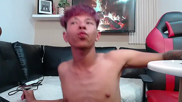 Tessachains 2  online show from November 17, 2:58 am