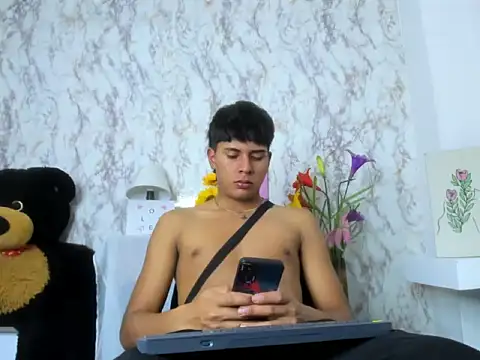 Valentino Lane online show from March 2, 2:00 am