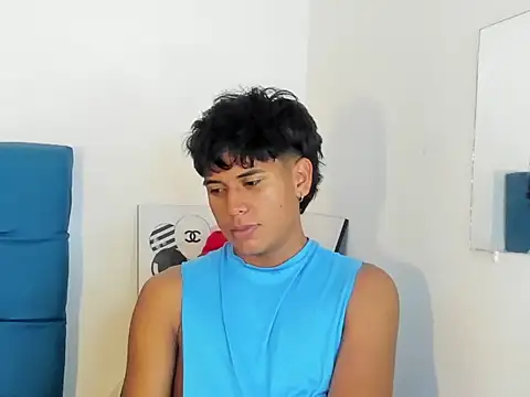 Valentino Lane online show from February 3, 5:49 am