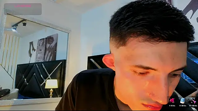 Un Sluttyy online show from April 10, 11:28 am