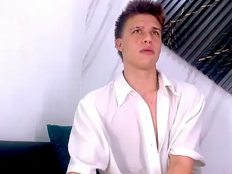 Liam York  online show from February 19, 4:42 am