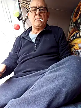 andy-1961 online show from November 25, 12:18 pm