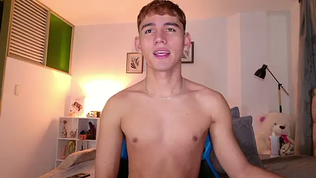 estebanperez 26 online show from March 16, 10:41 am