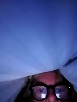 Tomaztomaz1763 online show from November 11, 7:46 am