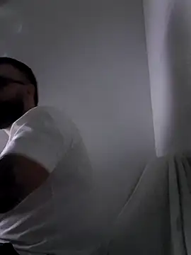 julianlondo111 online show from November 18, 2:26 am