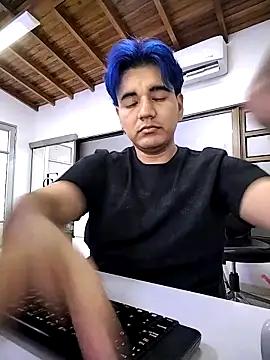 lans howl online show from April 26, 8:23 am