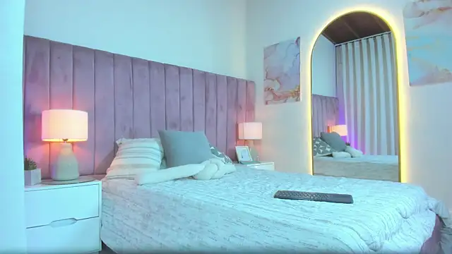 Valentino moretti online show from February 11, 1:27 pm