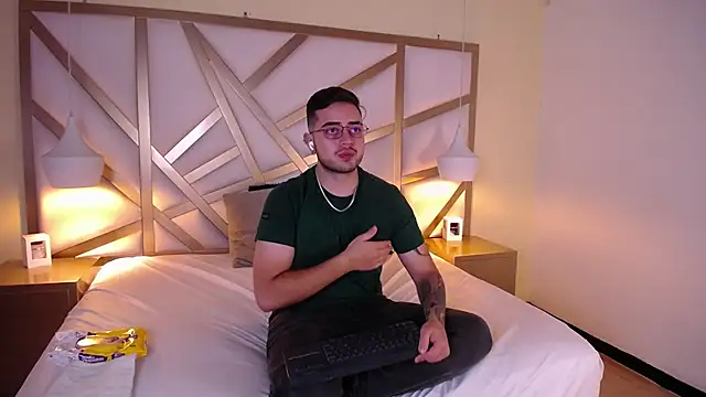 Ethan Greys online show from January 16, 1:08 am