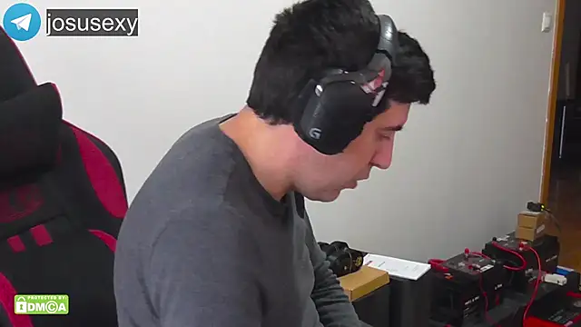 likihot online show from March 6, 9:06 am