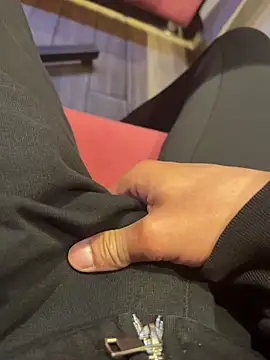 jooksanhtfvh online show from February 6, 9:01 pm