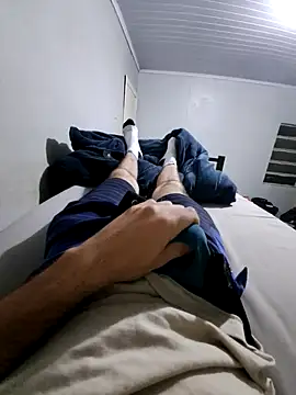 luizgil19 online show from November 15, 1:40 am