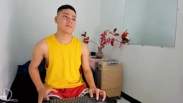 Lucastorrez01 online show from January 7, 1:32 am