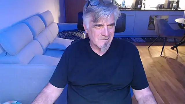 Buidapest online show from April 17, 1:08 am