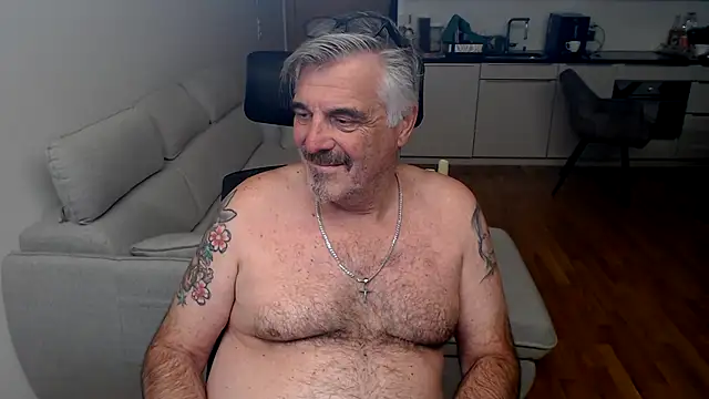 Buidapest online show from November 25, 12:56 am