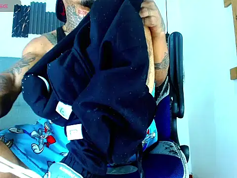 Hot Latino x online show from February 7, 7:19 pm