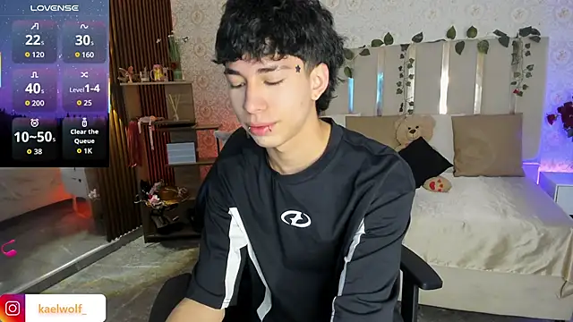 kaelwolf tay online show from February 6, 7:22 pm