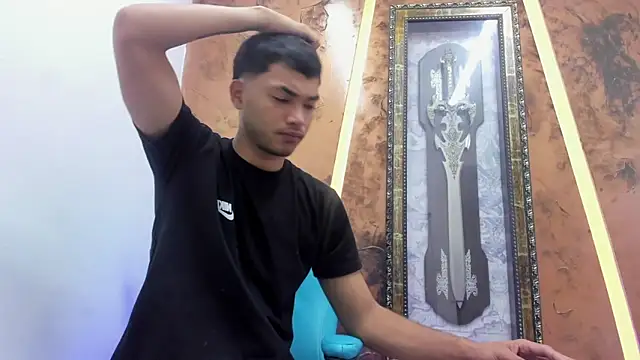 hot guy sweet online show from December 14, 3:46 am