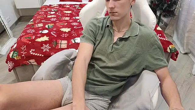 MoonlinSkinn online show from December 16, 8:21 am