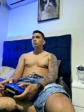 OliverWest04 online show from December 1, 6:27 am