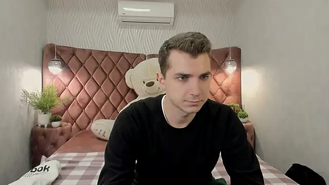 ThomasSmity online show from November 27, 12:31 pm