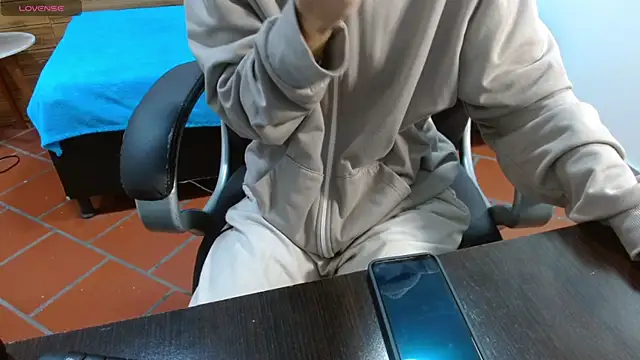 Michaelkoiv online show from December 4, 12:23 pm