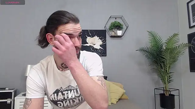 KaneHunter online show from March 27, 7:37 pm