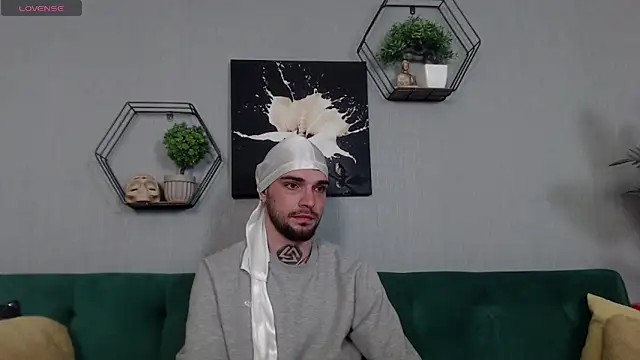 KaneHunter online show from April 10, 8:05 pm