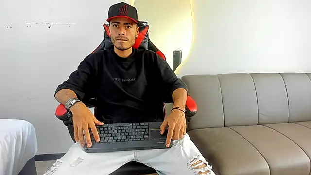 MatthewCullen online show from December 21, 10:07 pm