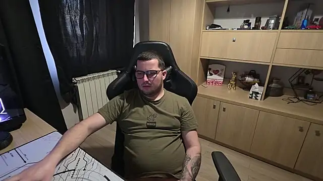 kevinnlovelly online show from February 13, 11:48 am