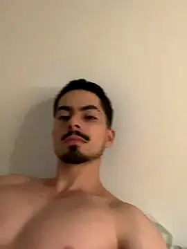 usuario02746 online show from November 29, 4:47 am